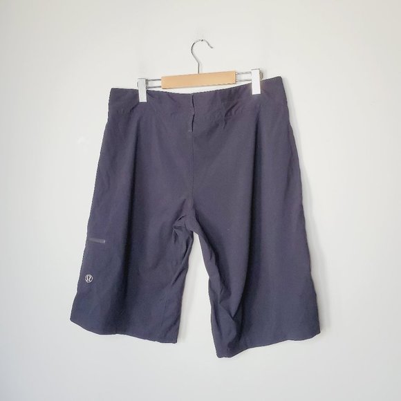 LULULEMON Black Bermuda Shorts - Picture 3 of 11